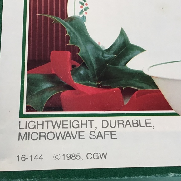 Corelle Holly Days by Corning Vintage 1985 (8) Pieces Total - Picture 5 of 11